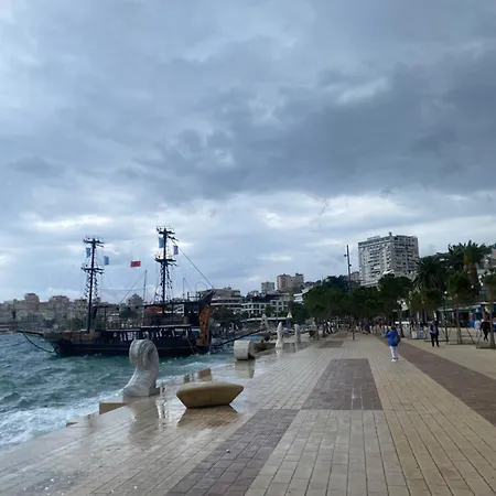 Crystal Sarande